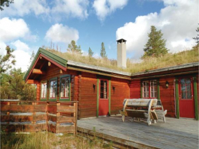 Three-Bedroom Holiday Home in Hovden